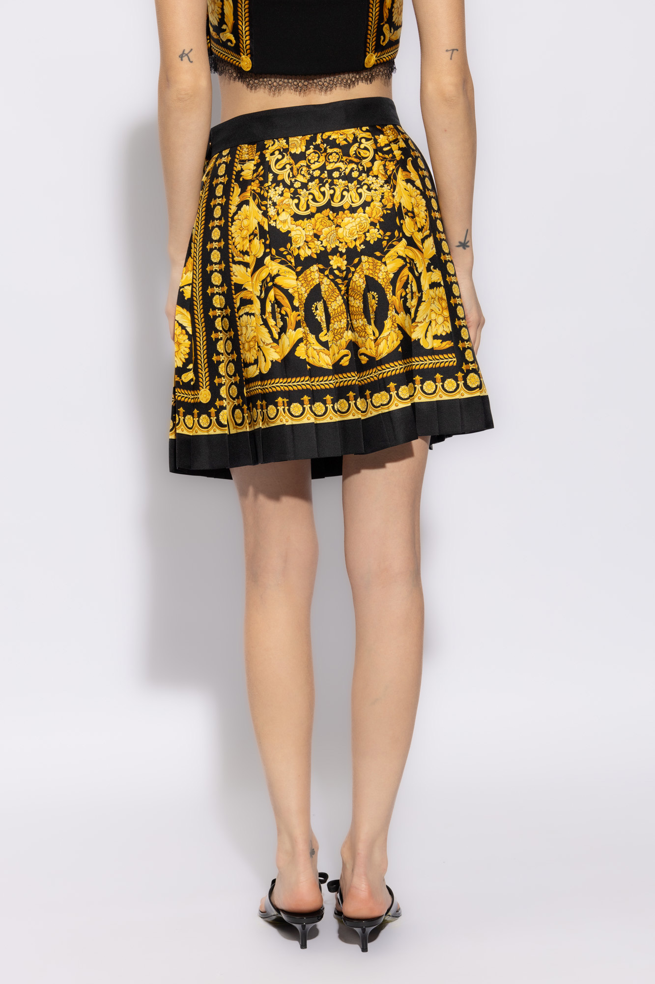 【関税込み】versace 'Orchid Versace' skirt Mini skirt in pink oclor with baroque buckle brand VERSACE